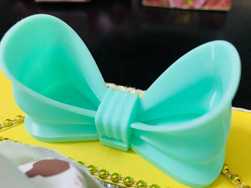 bow tie