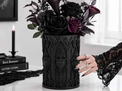 Jarrón decorativo: Goth Sacred Hearts Flower Vase for Dark Decor — referencia de MakerWorld