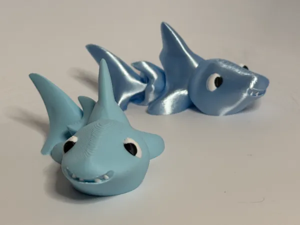 Requin articulé multicolore