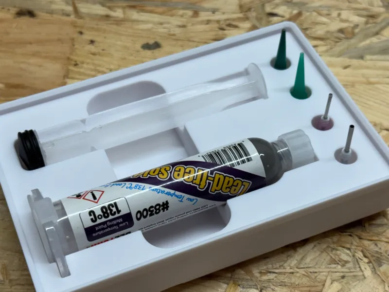 Gridfinity Bin for 30ml Solderpaste Syringe & Tips
