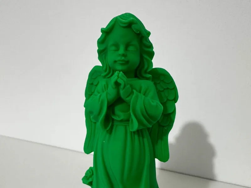 Angel praying
