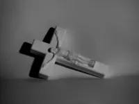Beau crucifix avec socle — photo 2