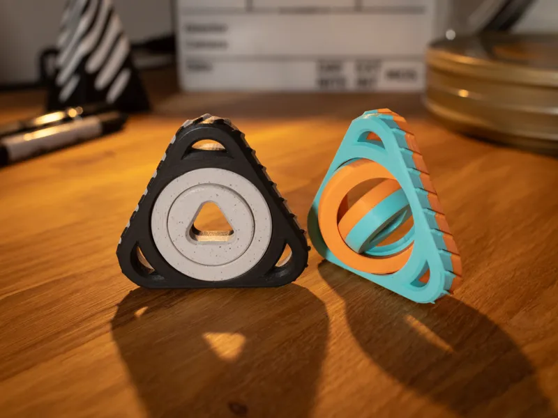 TriFidget - fidget gyro spinner