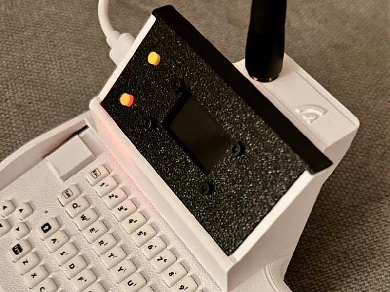 Keyboard Base Station with Heltec V4
