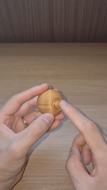 Gold Poké Ball clicker (No ams)