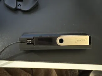 Ledger Dock Stand