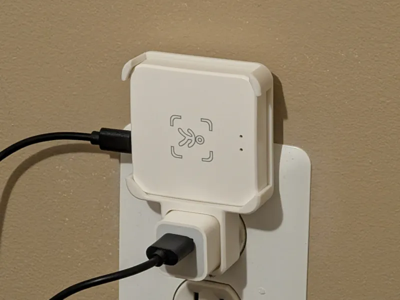 Tuya mmWave presense sensor mount on Apple charger