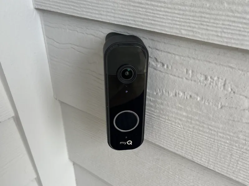 CHAMBERLAIN myQ Video Doorbell 45 degree wedge