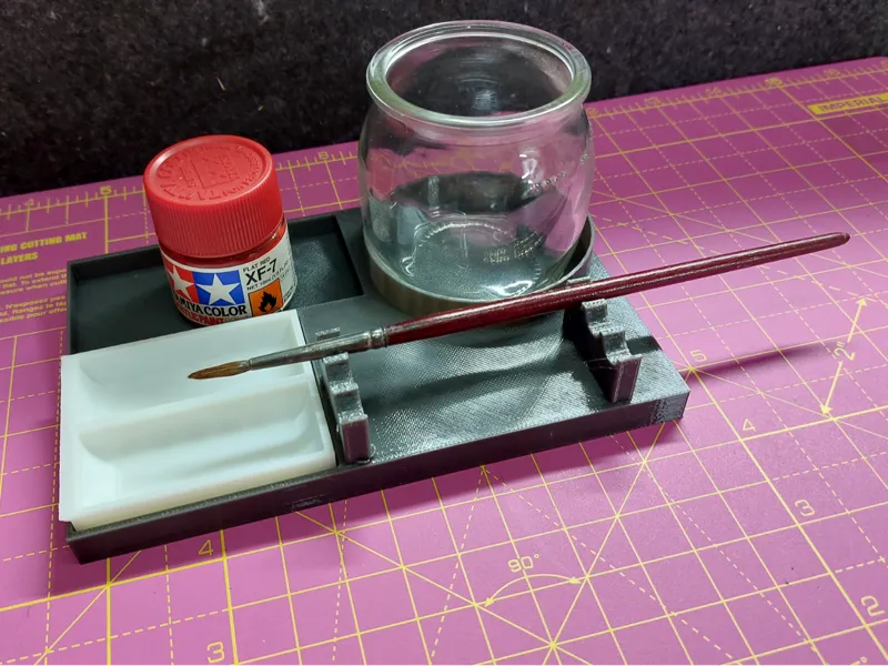 WASHING BASE AND BRUSH REST