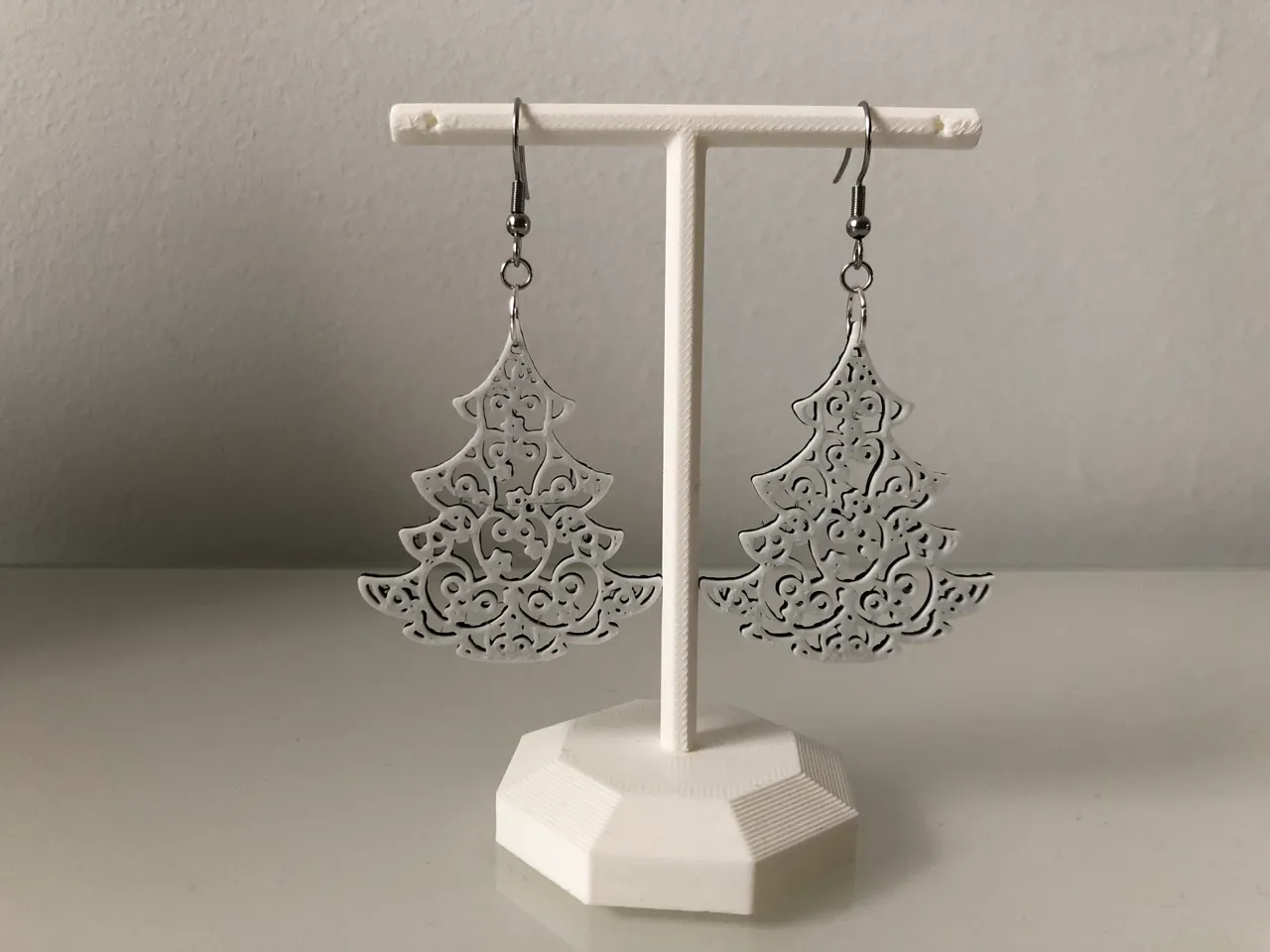 Christmas tree earrings no AMS view 3