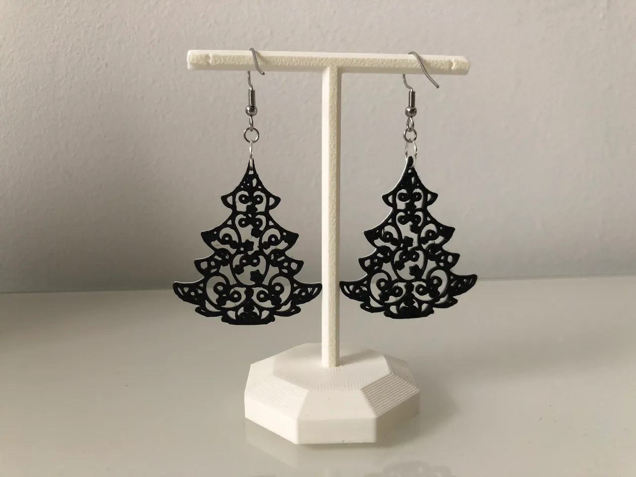 Christmas tree earrings no AMS view 2
