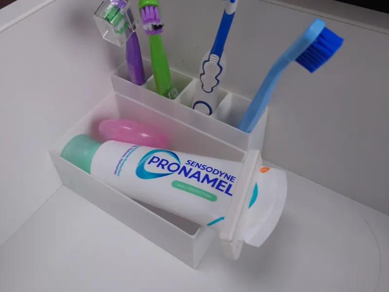 Toothbrush stand (optimized for campers)