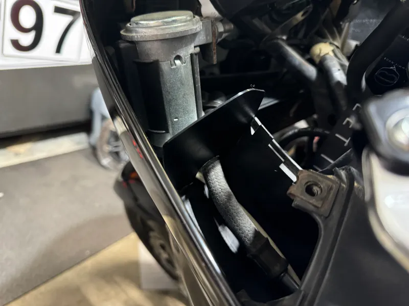 96-99 Honda CBR1100XX Upper Air Dam