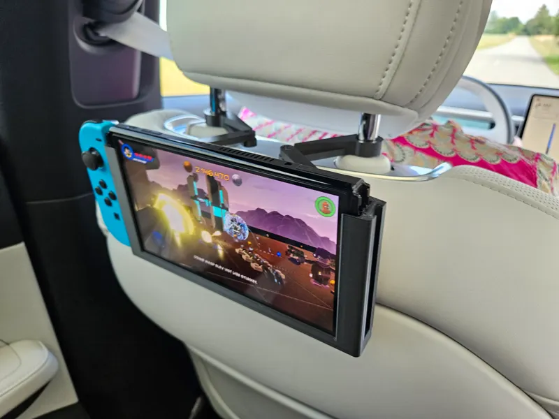 Xpeng G6 - ScreenMount for headrest