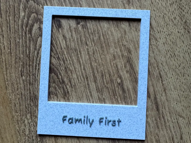 Polaroid-Fotorahmen "Family First"