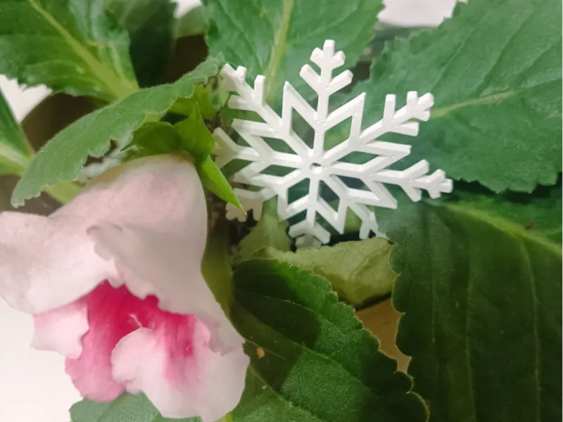Snowflake topper