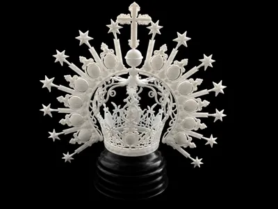 Crown for a virgin