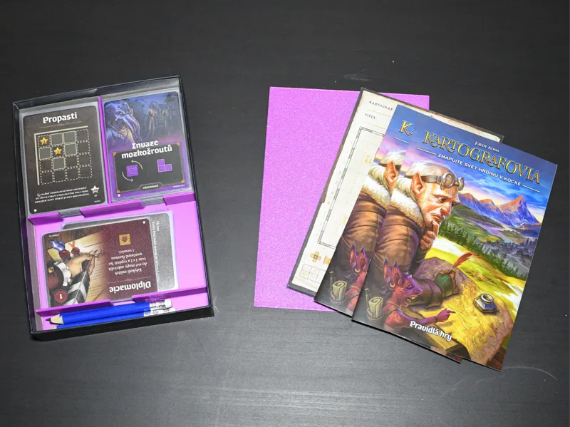Cartographers / Kartografové insert with sleeves