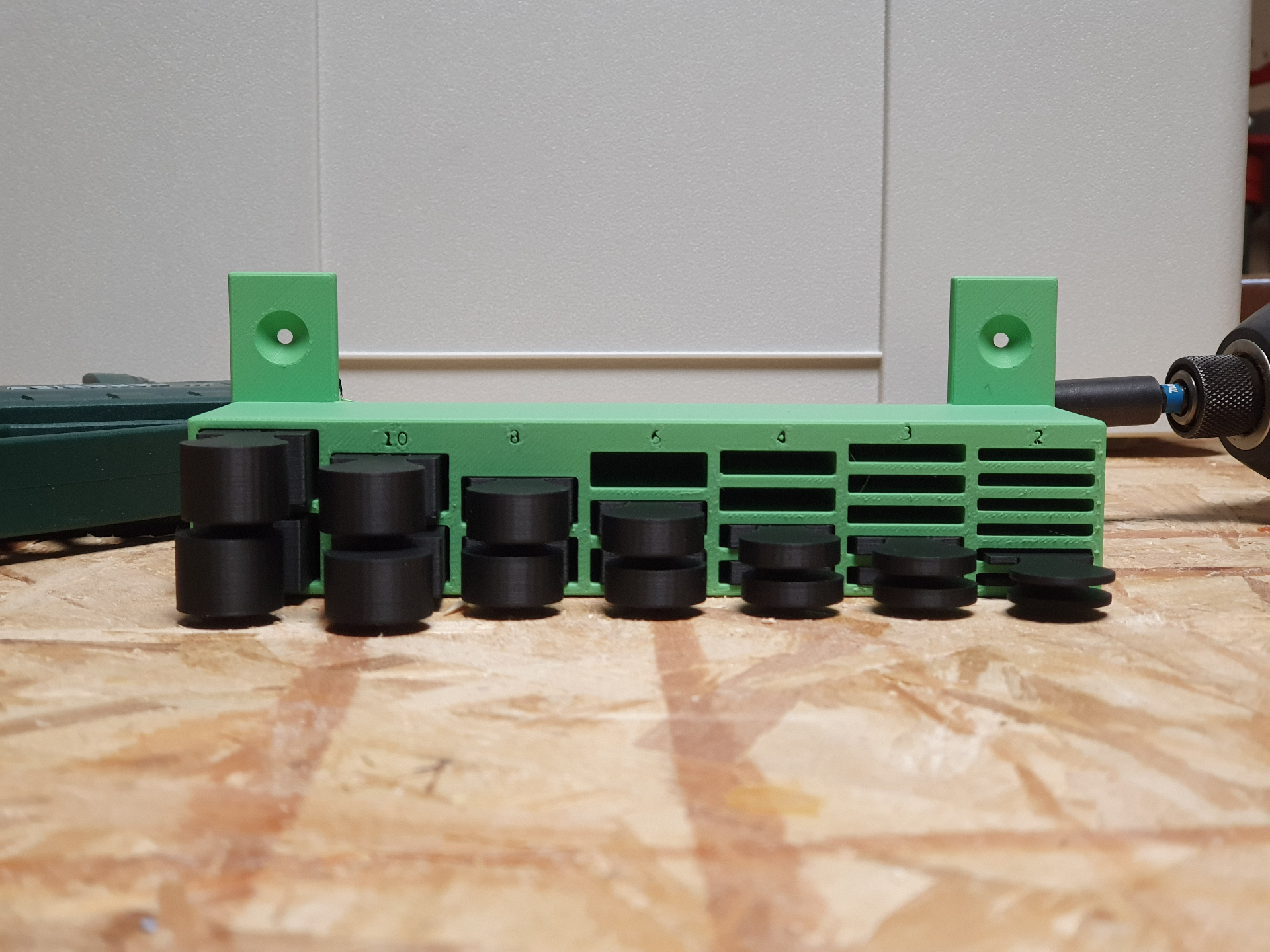 Metric Board Spacer Set with WallMounted Organizer