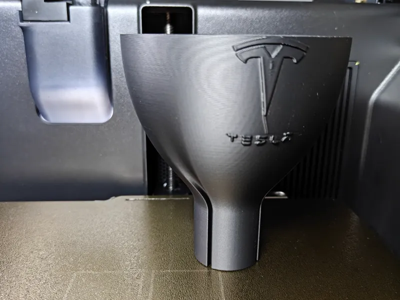 Tesla Model 3/Y Fluid Funnel with Logo (Vented)