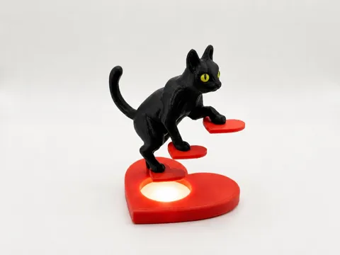 Modelo para impresión 3D: Balancierende Katzenskulptur auf Herzen / Treppe — referencia de MakerWorld
