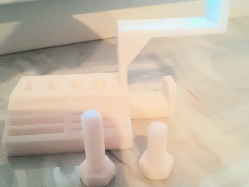 Headsethalter mit (S)SD karten und usbstick halter