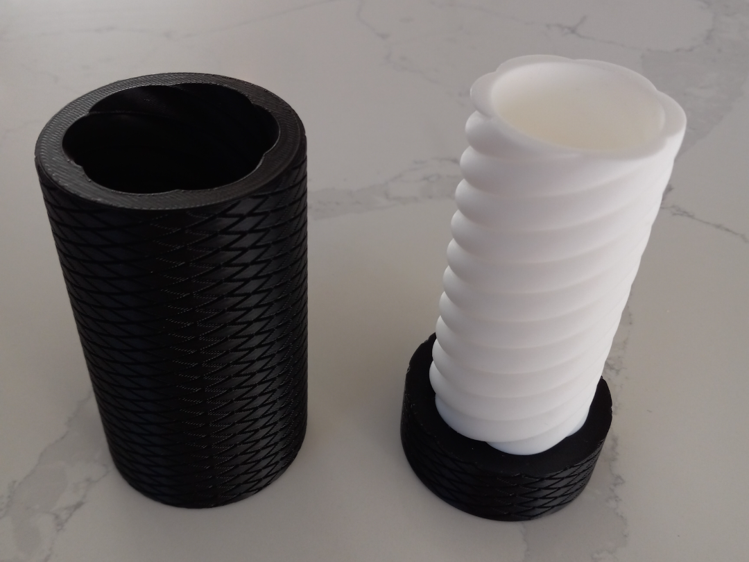 Twist container/ storage container
