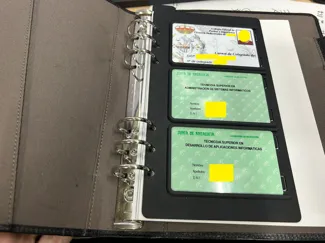ID Holder for 6 ring A5 planners