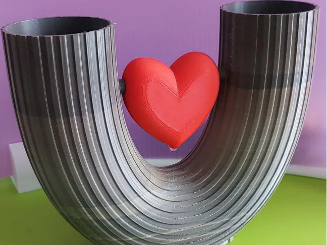 Doppelvase mit beweglichem Herz (Herzschwung)
