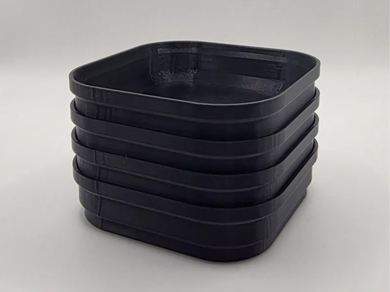 Stackable Tray with Magnets