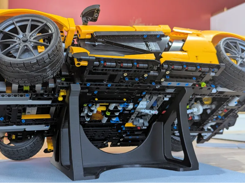 McLaren P1 Technic, support d'exposition