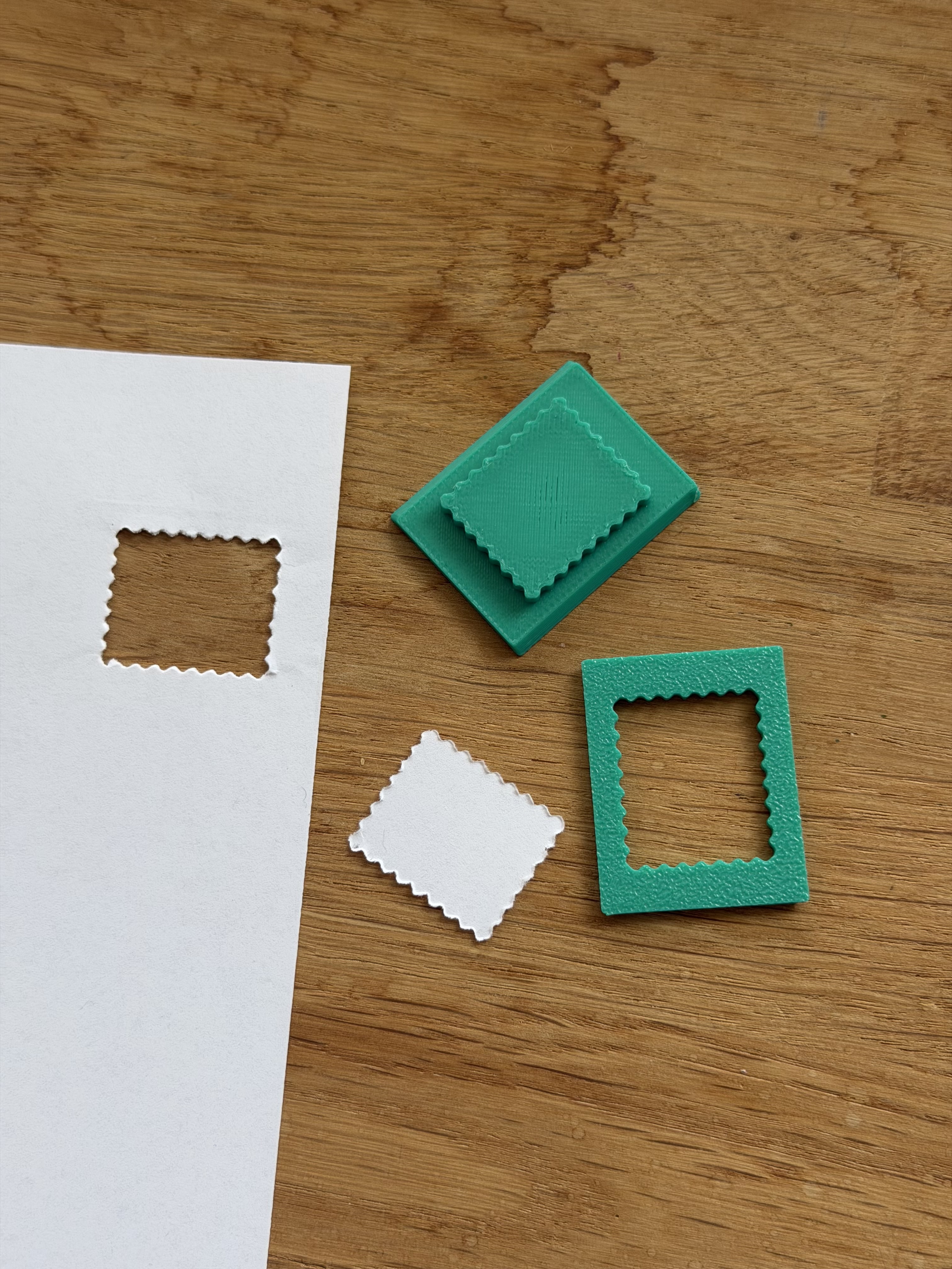 Miniatura 2 do modelo 3D customizable paper puncher