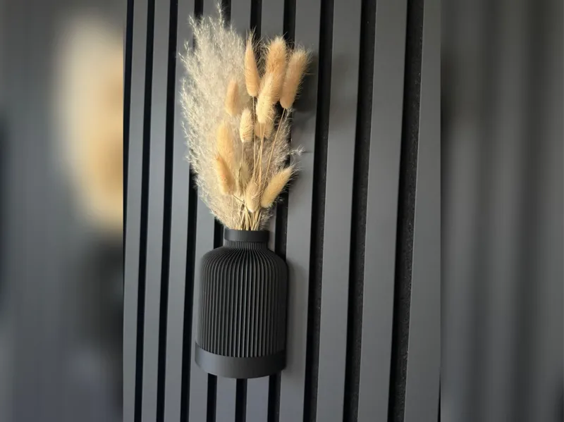 Japandi Vase für eine Akustikwand