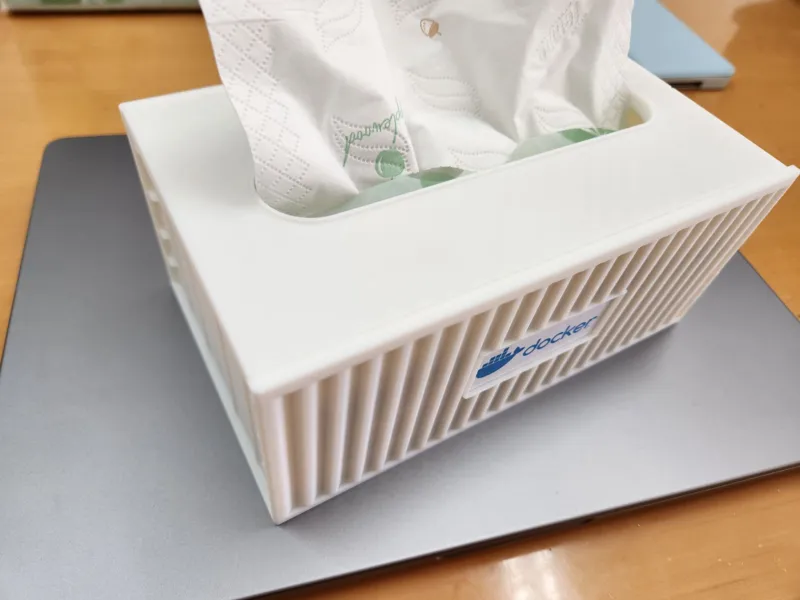 Docker Tissue Container