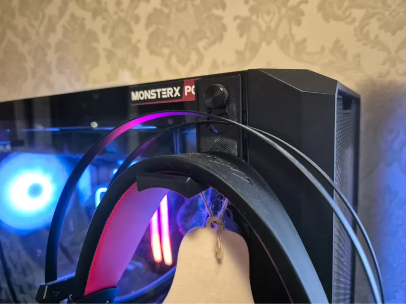 headphone holder on PC Belt