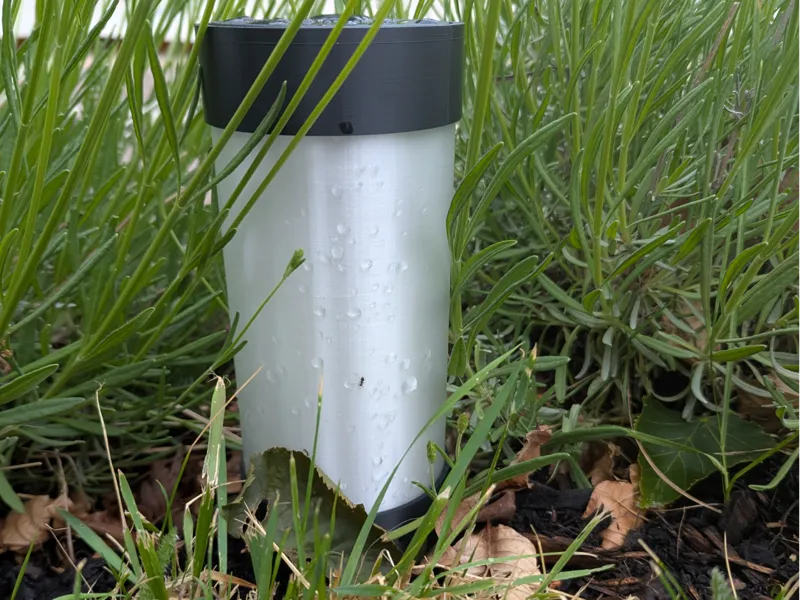 Simple Modern Solar Garden Light
