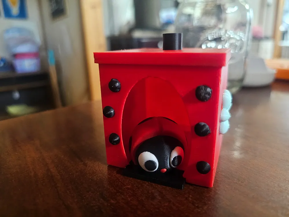 Cute Flexi Ladybug and House Free 3D Print Model MakerWorld