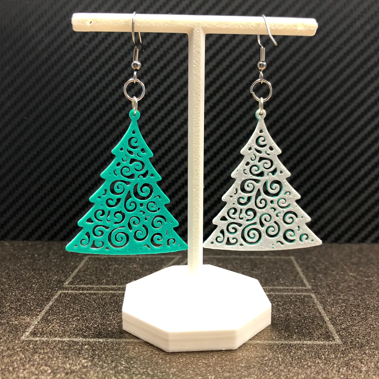 Christmas tree earrings no AMS view 2