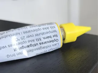 Screw cap with dripper/dropper