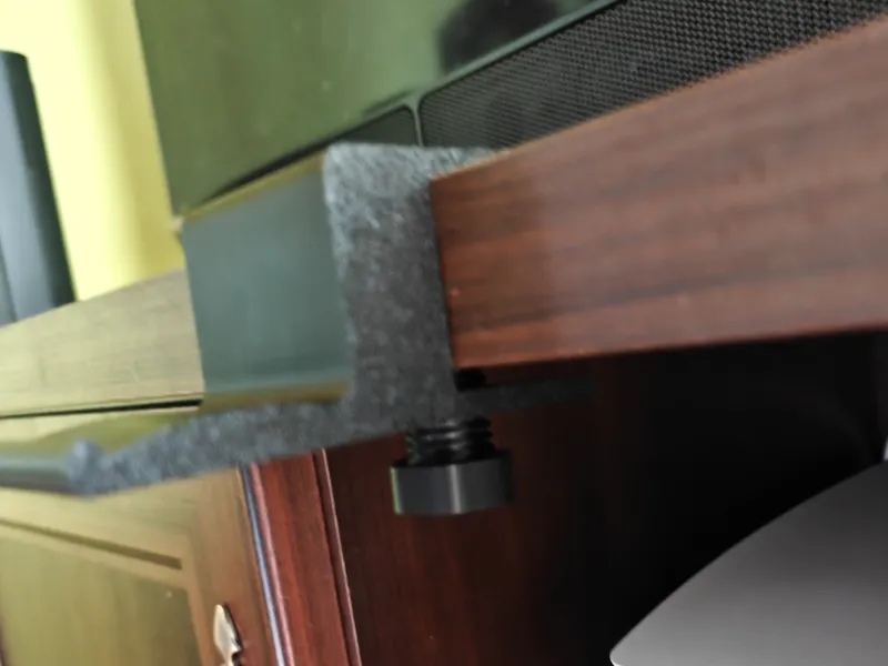 Headphone holder