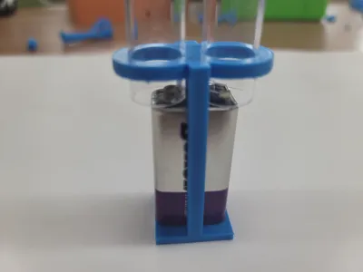 a simple water electrolysis device