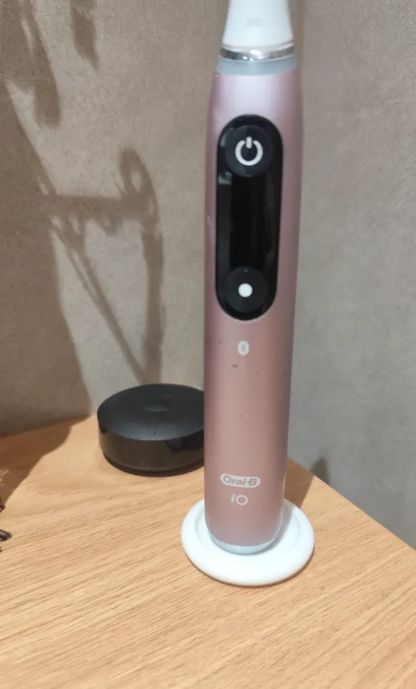 Plateau égouttoir pour brosse à dents électrique