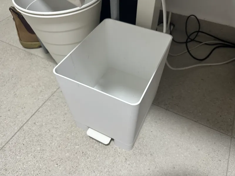 Small trash can to fit on IKEA Trotten legs