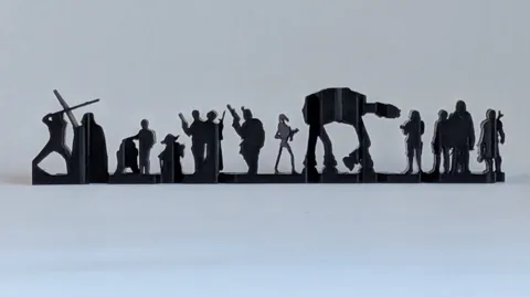 Star Wars Dual Angle Sculpture V2 view 4