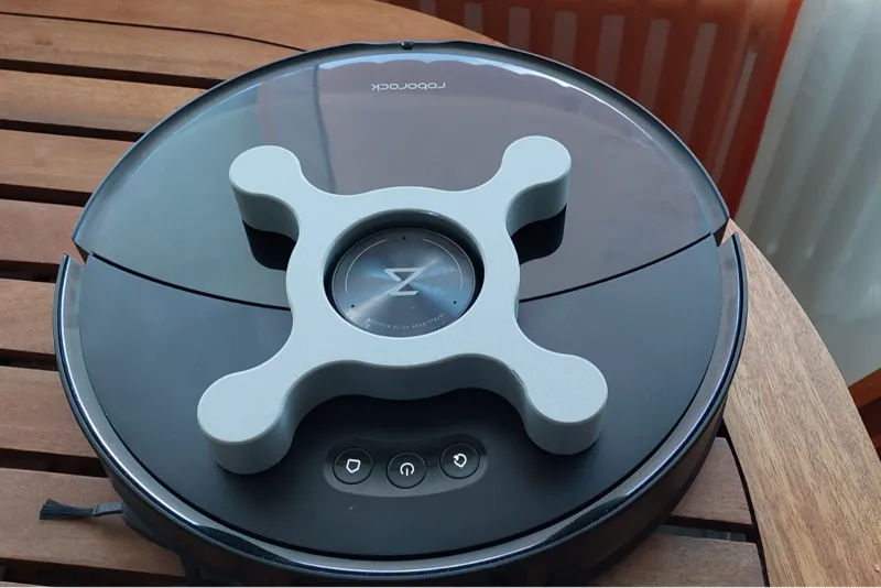 Roborock maintenance stand