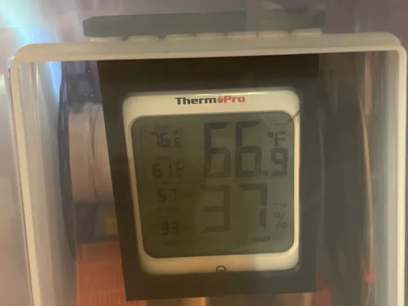 Hygrometer mount for Ikea Samla