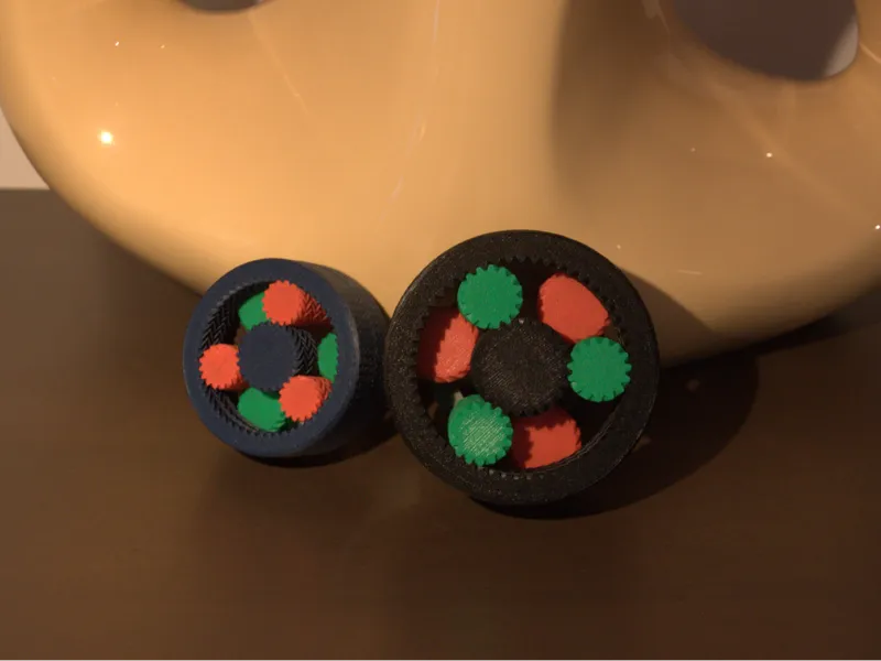 Twist & Spin Fidget Gear – Helical Motion Toy