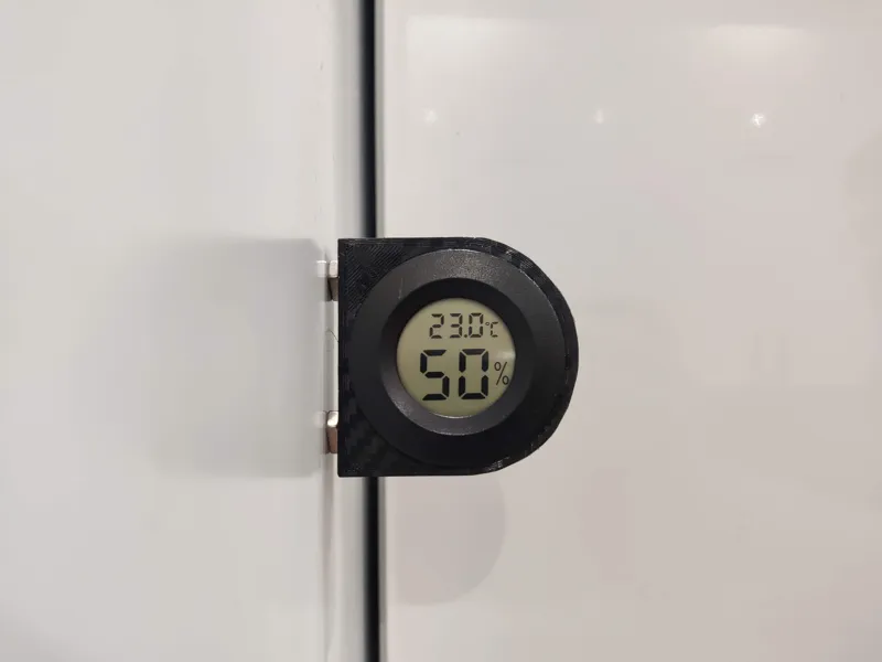 Higrometer magnetic holder