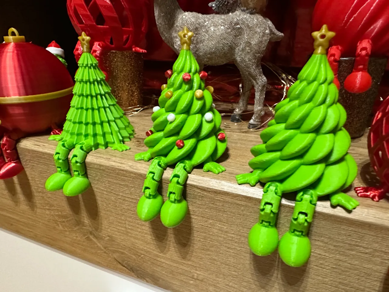 Articulated Christmas Tree v1 decorated view 3