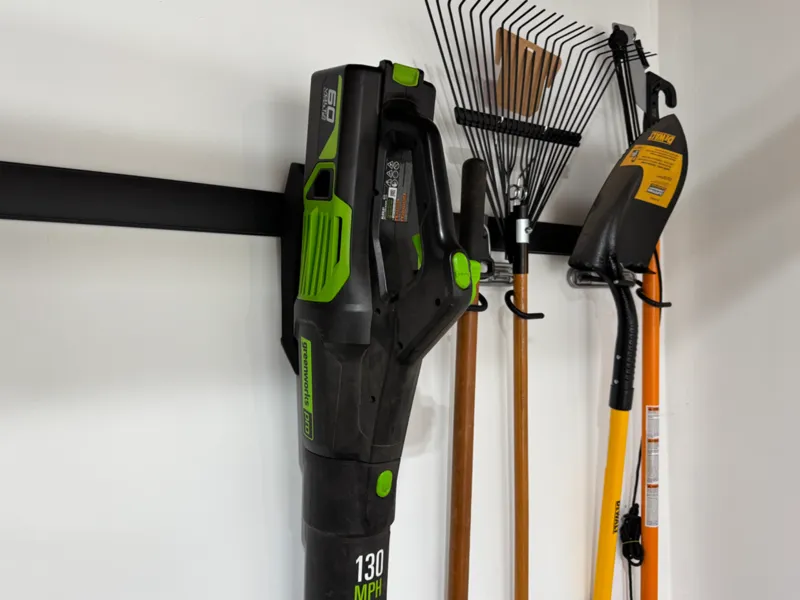 Rubbermaid FastTrack Mount - Greenworks 60V Blower